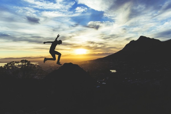 Foto eines springenden Mannes: Motivation