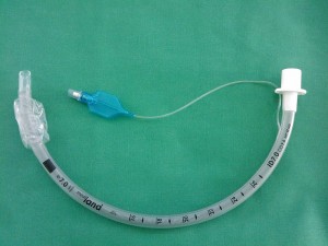 Intubasion boru