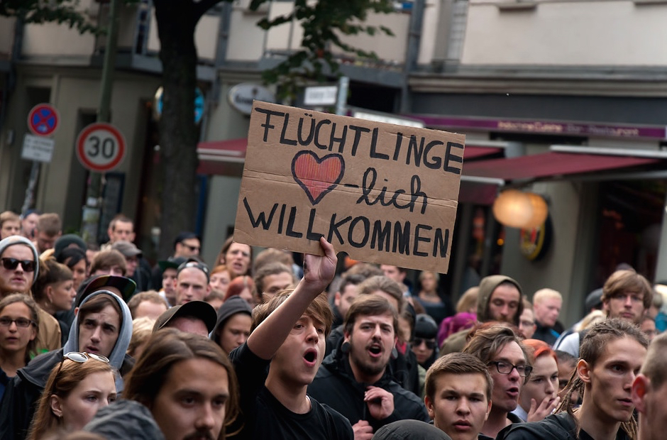 demonstration-fluechtlinge-willkommen-schild